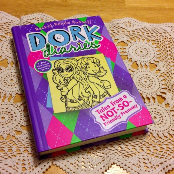 Dork Diaries, middle grades, Volume 11,  Tales from a not-so-friendly frenemy - Picture 1 of 6